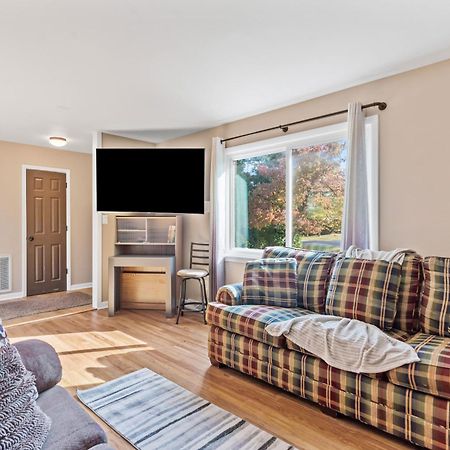 Вилла Chill Retreat, Hot Tub, Large Private Yard Уилмингтон Экстерьер фото