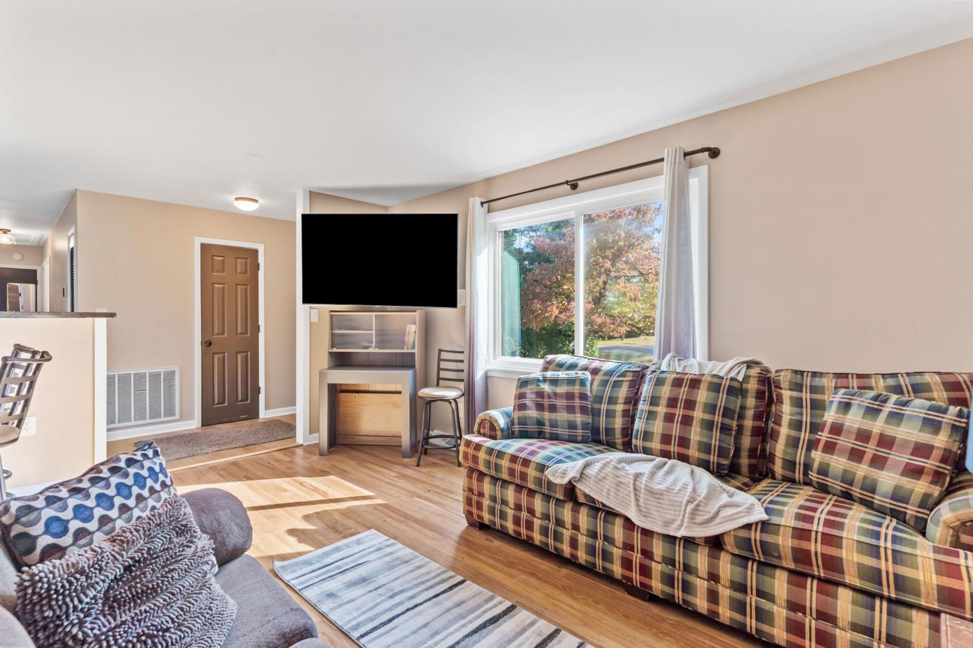 Вилла Chill Retreat, Hot Tub, Large Private Yard Уилмингтон Экстерьер фото