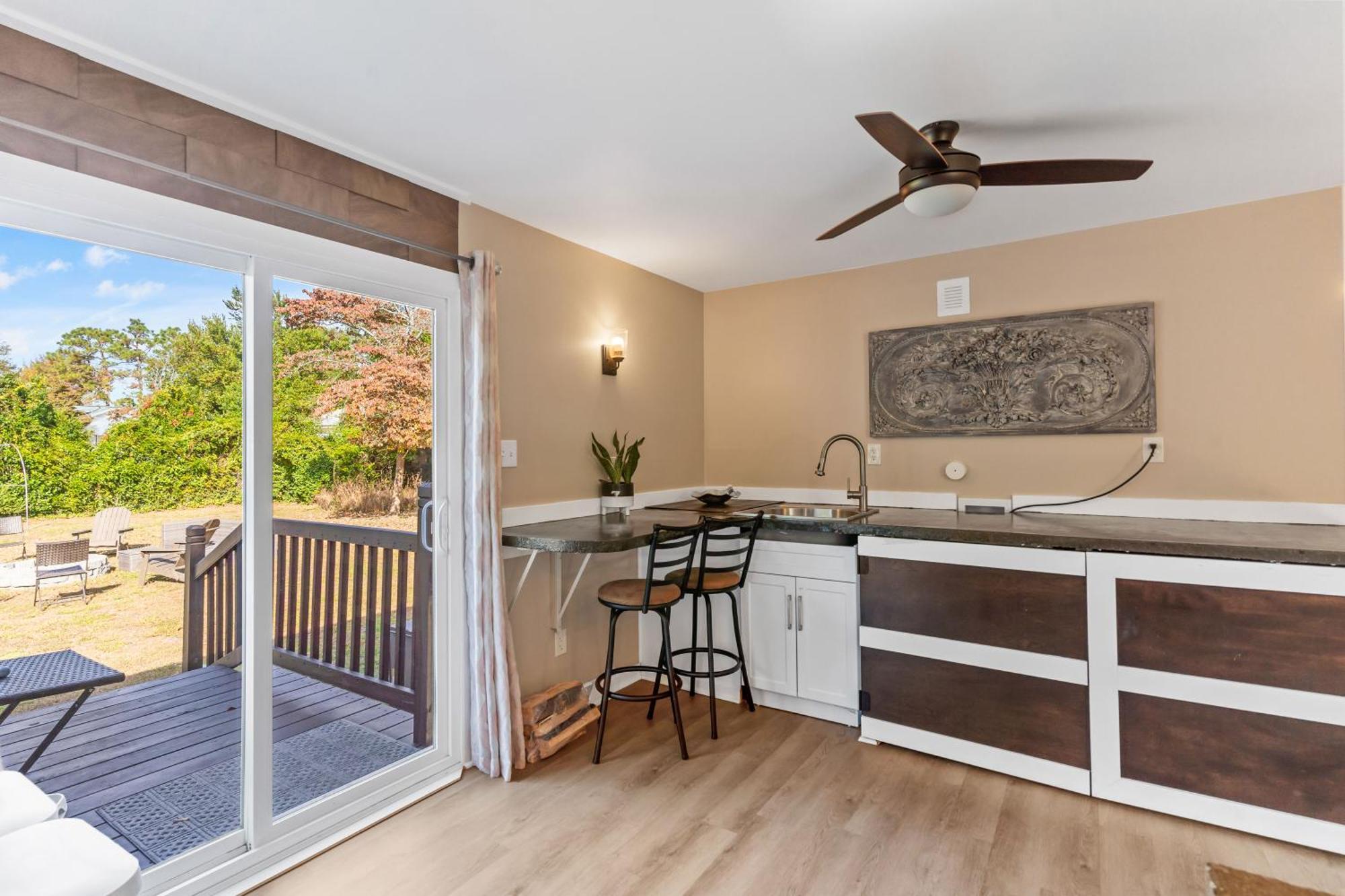 Вилла Chill Retreat, Hot Tub, Large Private Yard Уилмингтон Экстерьер фото